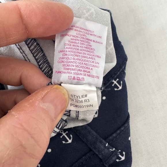 NOBO Women's 17 Mid-Rise‎ Nautical Theme Shorts Navy Blue Allover Anchor Stretch - Picture 7 of 12